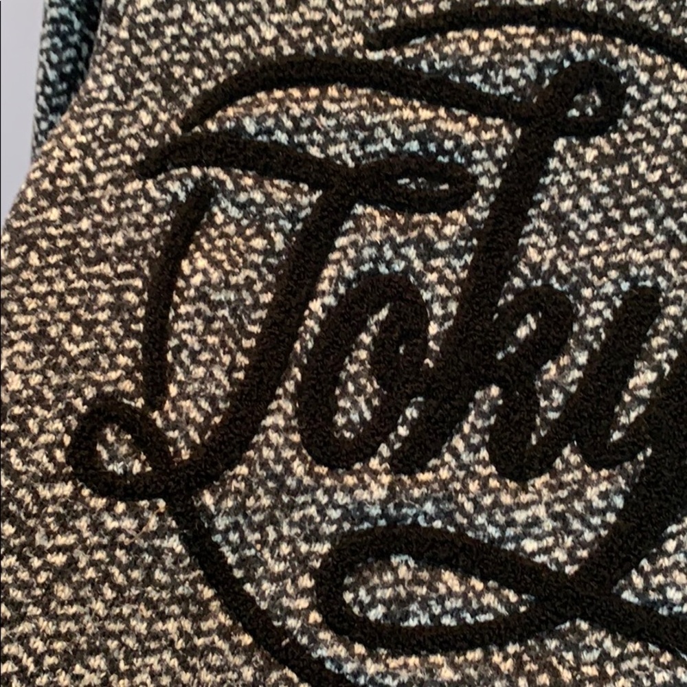 Sweatshirt - Picture 2 of 6
